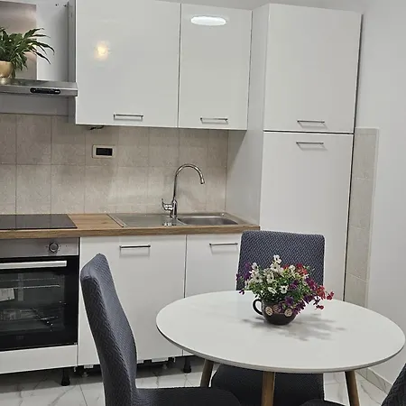 Apartment Mary & Pool Trogir