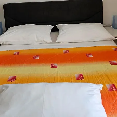 Mary & Pool Apartment *