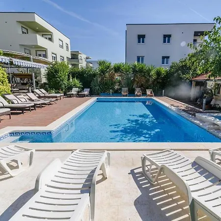 Apartment Mary & Pool
